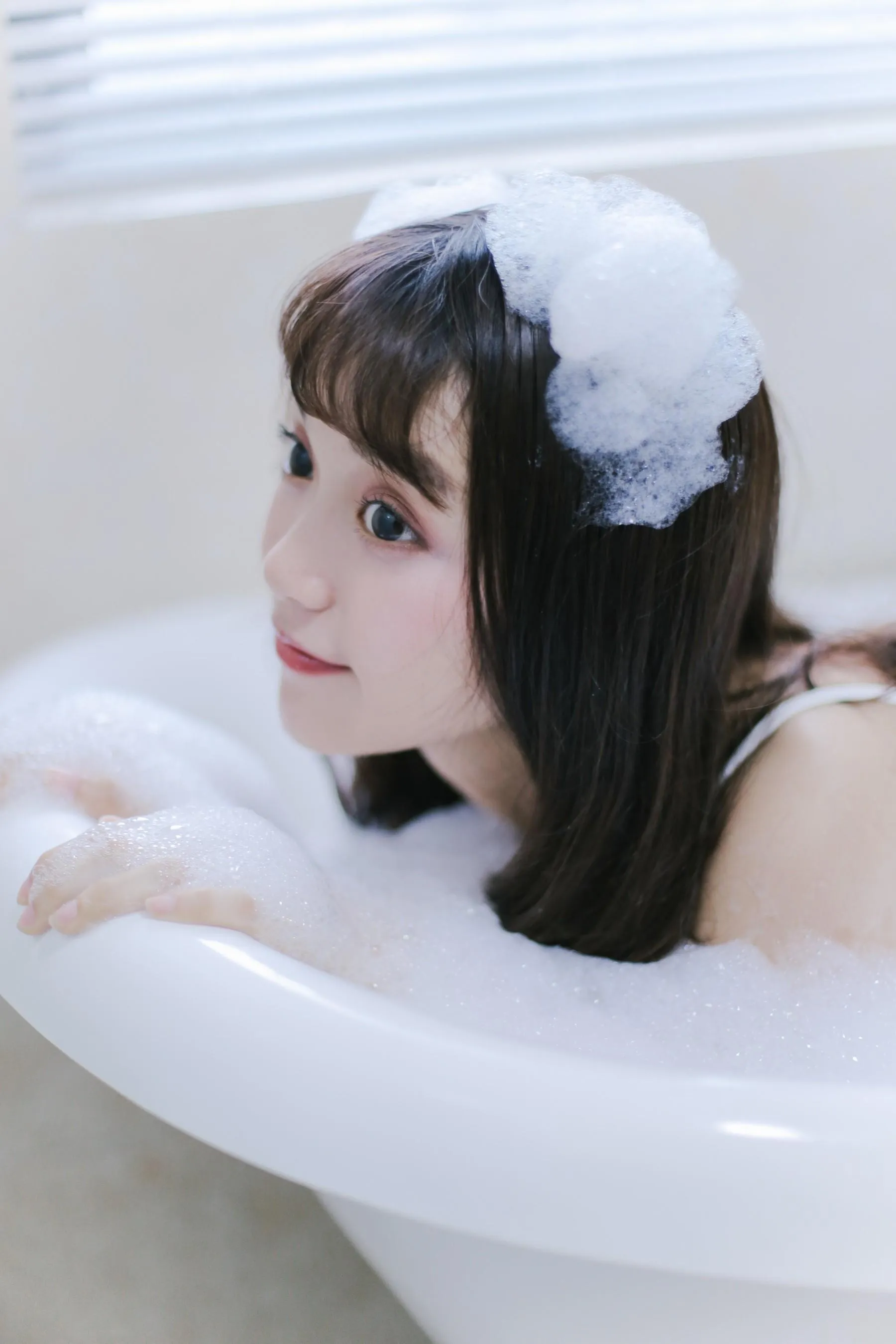 [YITUYU艺图语]2022.08.25 牛奶泡泡浴 一条鱼尾 [27P]插图4